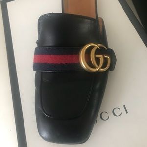 Gucci slip on flats